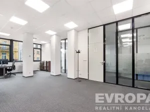 Pronájem kanceláře, Pardubice - Zelené Předměstí, třída Míru, 272 m2