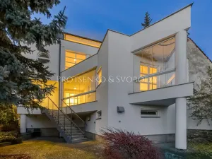 Prodej vily, Křižanov, Benešovo náměstí, 530 m2