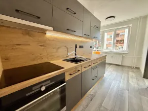 Prodej bytu 3+1, Tábor, Kpt. Jaroše, 63 m2