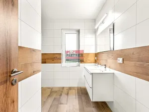 Pronájem rodinného domu, Podolí I, 111 m2