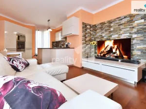 Prodej bytu 4+kk, Praha - Hloubětín, Nademlejnská, 93 m2