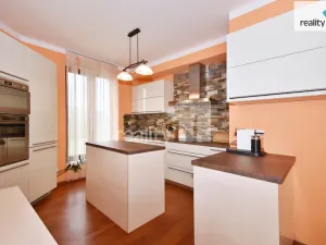 Prodej bytu 4+kk, Praha - Hloubětín, Nademlejnská, 93 m2