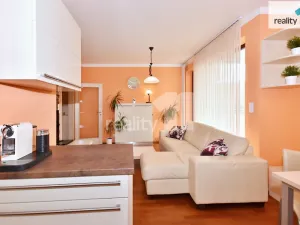 Prodej bytu 4+kk, Praha - Hloubětín, Nademlejnská, 93 m2