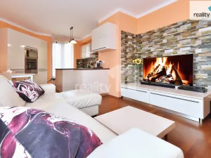 Prodej bytu 4+kk, Praha - Hloubětín, Nademlejnská, 93 m2