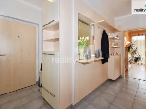 Prodej bytu 4+kk, Praha - Hloubětín, Nademlejnská, 93 m2