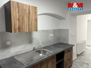 Pronájem bytu 3+kk, Bělá pod Bezdězem, Masarykovo náměstí, 80 m2