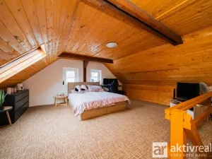 Prodej rodinného domu, Dolní Zálezly, Mírové náměstí, 250 m2