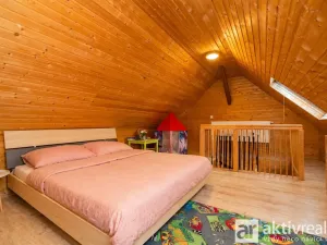 Prodej rodinného domu, Dolní Zálezly, Mírové náměstí, 250 m2