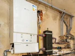 Prodej rodinného domu, Dolní Zálezly, Mírové náměstí, 250 m2