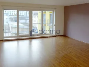 Pronájem bytu 2+kk, Praha, Na Harfě, 82 m2