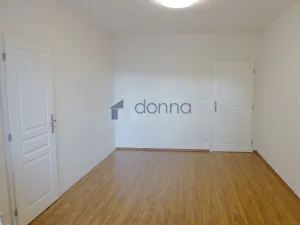 Pronájem bytu 2+kk, Praha, Na Harfě, 82 m2
