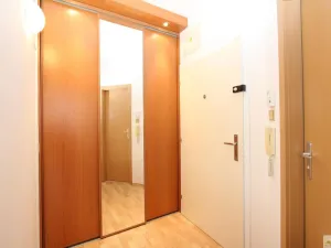 Pronájem bytu 2+kk, Pardubice - Zelené Předměstí, nábřeží Závodu míru, 61 m2