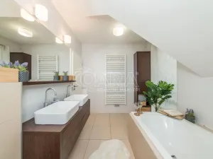 Pronájem rodinného domu, Veltrusy, Lomená, 139 m2