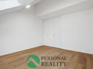 Pronájem bytu 3+1, Praha, U akademie, 130 m2