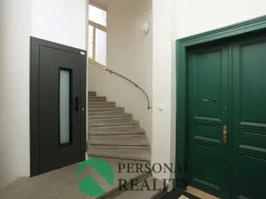 Pronájem bytu 3+1, Praha, U akademie, 130 m2