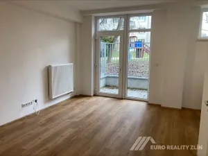 Pronájem bytu 1+kk, Zlín, Ševcovská, 37 m2