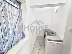 Pronájem obchodního prostoru, Praha - Kobylisy, Klapkova, 40 m2