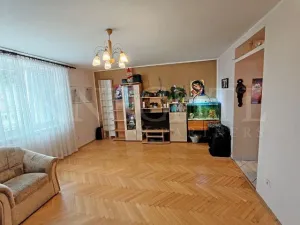 Prodej bytu 3+1, Ostrov, Hlavní třída, 76 m2