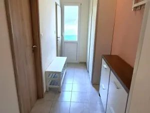 Pronájem bytu 3+1, Praha - Kobylisy, Vršní, 64 m2