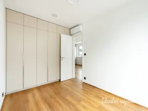 Pronájem bytu 2+kk, Praha - Třeboradice, U Slaviborského dvora, 52 m2
