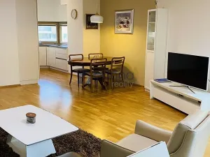 Pronájem bytu 3+kk, Praha, Jeseniova, 100 m2