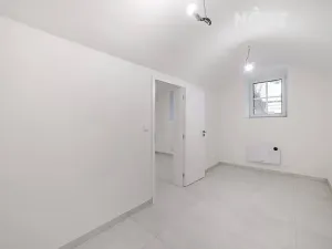 Prodej bytu 2+kk, Praha - Vysočany, Kolmá, 23 m2