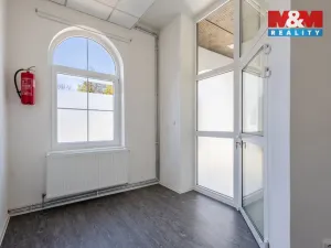 Pronájem obchodního prostoru, Nový Bor, Tržní náměstí, 53 m2