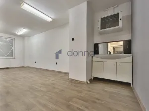 Pronájem obchodního prostoru, Praha, Šrobárova, 139 m2