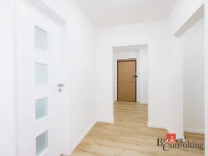 Pronájem bytu 3+1, Praha - Modřany, Urbánkova, 79 m2