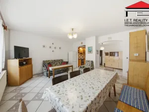 Prodej rodinného domu, Rynholec, nám. 1. máje, 561 m2