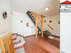 Prodej rodinného domu, Rynholec, nám. 1. máje, 561 m2