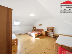 Prodej rodinného domu, Rynholec, nám. 1. máje, 561 m2