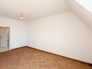 Pronájem bytu 2+kk, Praha - Vinohrady, Záhřebská, 19 m2