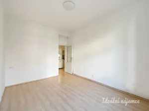 Pronájem bytu 1+1, Praha - Vinohrady, Na Folimance, 33 m2