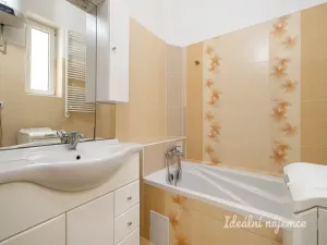 Pronájem bytu 1+1, Praha - Vinohrady, Na Folimance, 33 m2