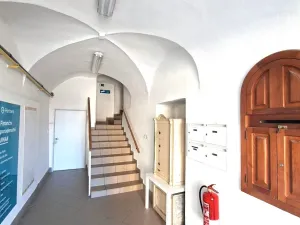 Pronájem kanceláře, Benešov, Masarykovo náměstí, 58 m2