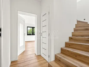 Prodej rodinného domu, Rostoklaty - Nová Ves II, 190 m2