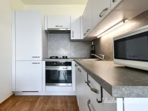 Pronájem bytu 2+kk, Praha - Kobylisy, Balabánova, 45 m2