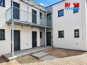 Pronájem bytu 1+kk, Zlín - Malenovice, Jarolímkovo náměstí, 27 m2
