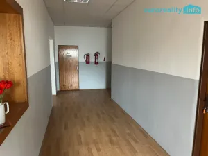 Pronájem kanceláře, Mariánské Lázně, třída Vítězství, 20 m2