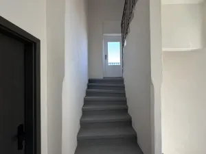 Pronájem bytu 1+1, Praha - Žižkov, Na Jarově, 35 m2