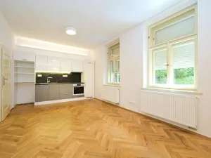 Pronájem bytu 1+kk, Praha - Smíchov, Na Březince, 32 m2