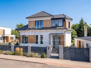 Prodej rodinného domu, Jirny, Čapkova, 150 m2