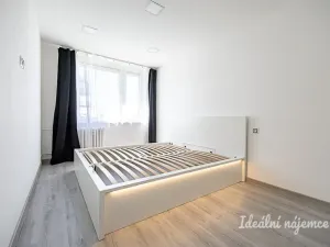 Pronájem bytu 2+kk, Praha - Černý Most, Breitcetlova, 45 m2