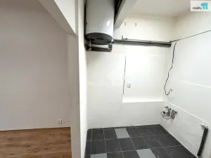 Pronájem kanceláře, Praha - Žižkov, Biskupcova, 45 m2