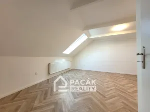 Pronájem bytu 2+1, Olomouc - Holice, Hanácká, 68 m2