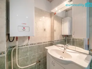Prodej bytu 2+kk, Cheb, Vančurova, 48 m2