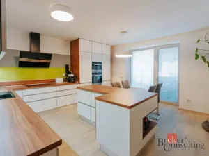 Pronájem bytu 3+1, Jihlava, Věžní, 101 m2