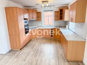 Pronájem bytu 3+kk, Zlín, Nad Ovčírnou III, 87 m2