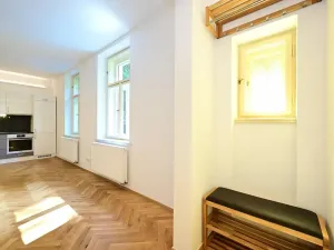Pronájem bytu 1+kk, Praha - Smíchov, Na Březince, 32 m2